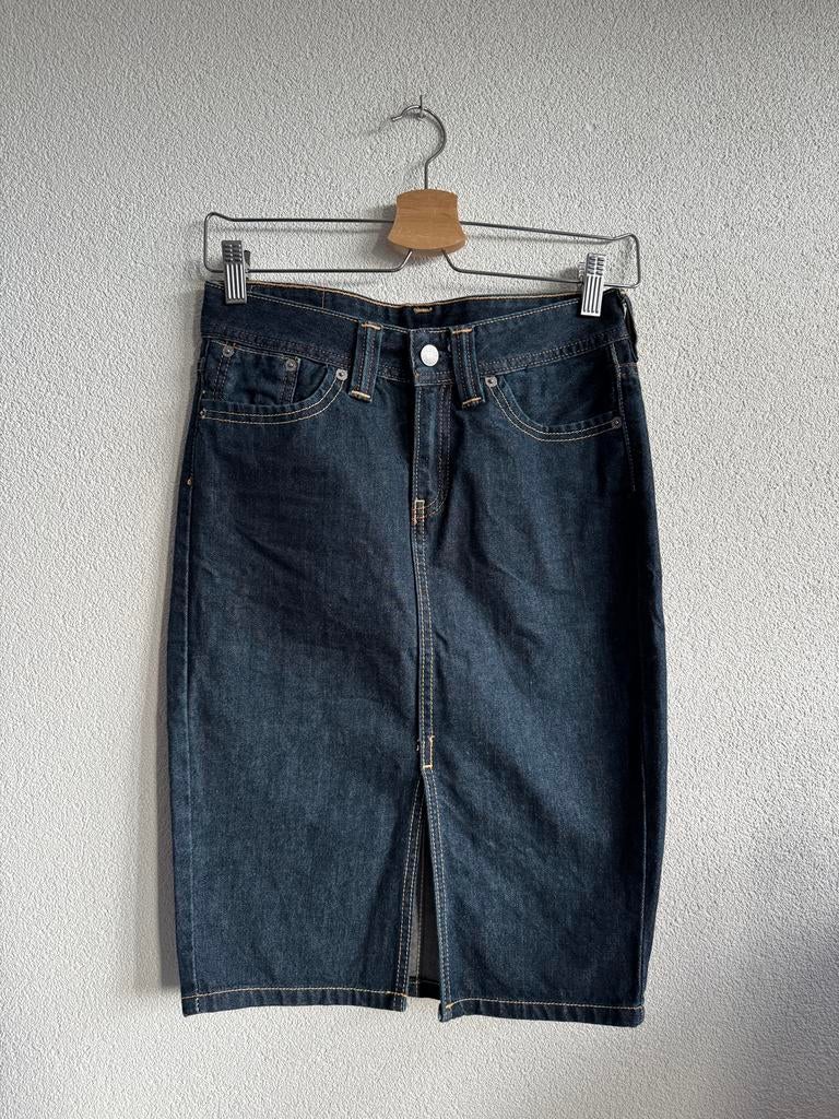 Vintage Y2K Levi’s donker blauwe midi denim rok, Kleding | Dames, Rokken, Levi's, Blauw, Ophalen of Verzenden, Zo goed als nieuw