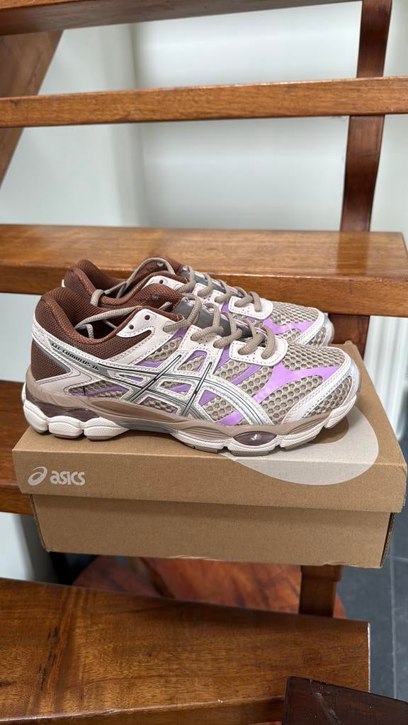 Asics cumulus 16 maat 39, Kleding | Dames, Schoenen, Beige, Ophalen of Verzenden, Sneakers of Gympen, Zo goed als nieuw
