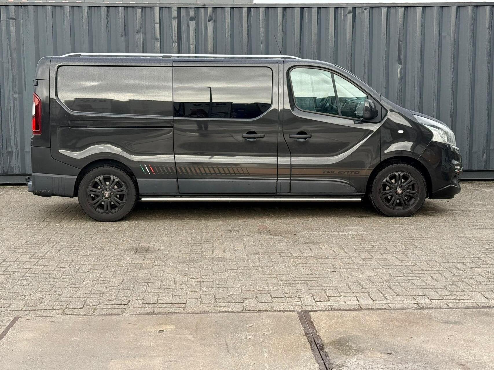 Fiat Talento L2H1 DC 1.6 M-Jet 145pk Squadra LEER 2X SCHUIF, Auto's, 145 pk, Gebruikt, 4 cilinders, Zwart