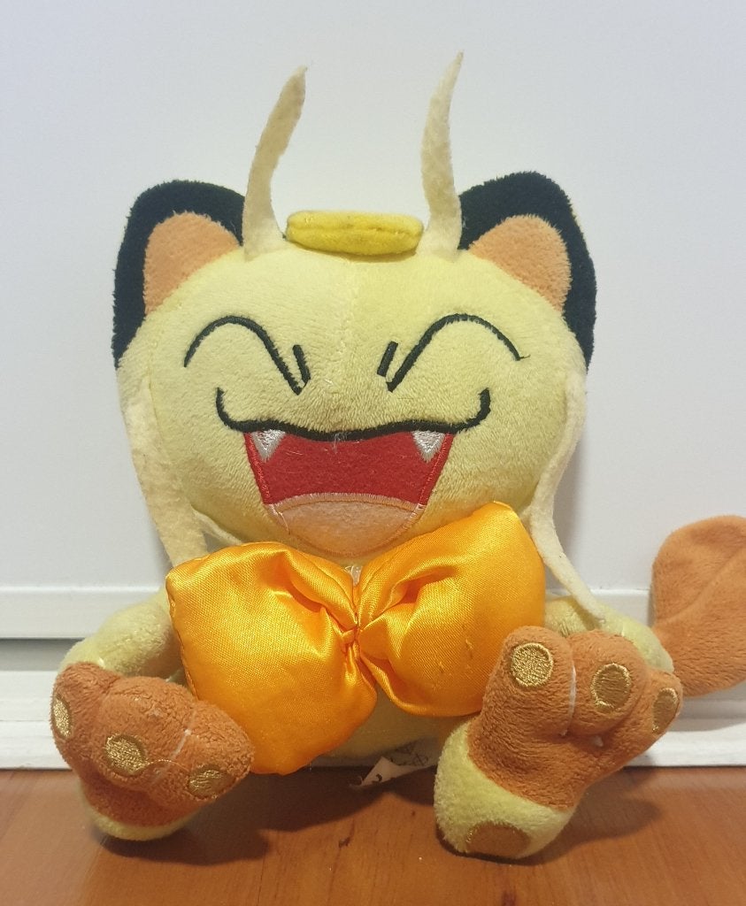 Unieke Pokémon Meowth Knuffel met Strik - 17 cm, Gebruikt, Overige merken, Geel, Ophalen of Verzenden