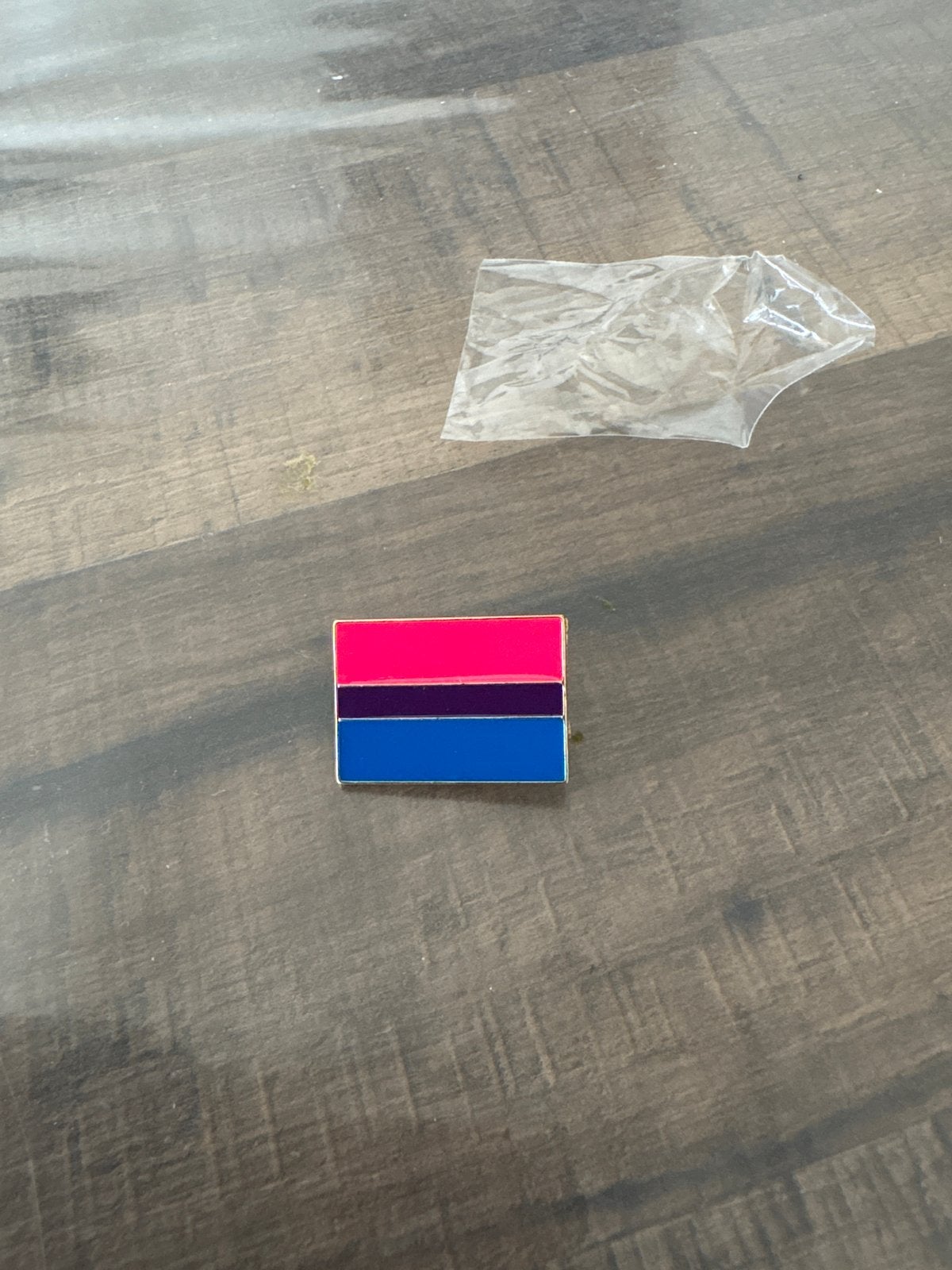 Nieuw Bi-vlag Speldje / Pin - Pride, Ophalen of Verzenden, Nieuw, Overige onderwerpen, Speldje of Pin