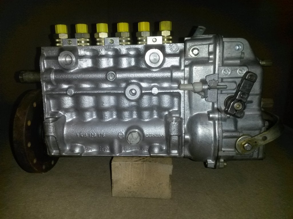 DAF 2100 2300 DH 825 Brandstofpomp 680087 Bosch 0400676151, Ophalen of Verzenden, Gereviseerd, DAF, Brandstofsystemen