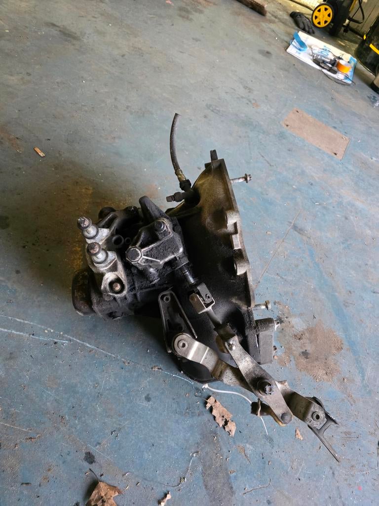 Versnellingsbak opel corsa c 1.2 2002, Auto-onderdelen, Ophalen, Gebruikt, Opel