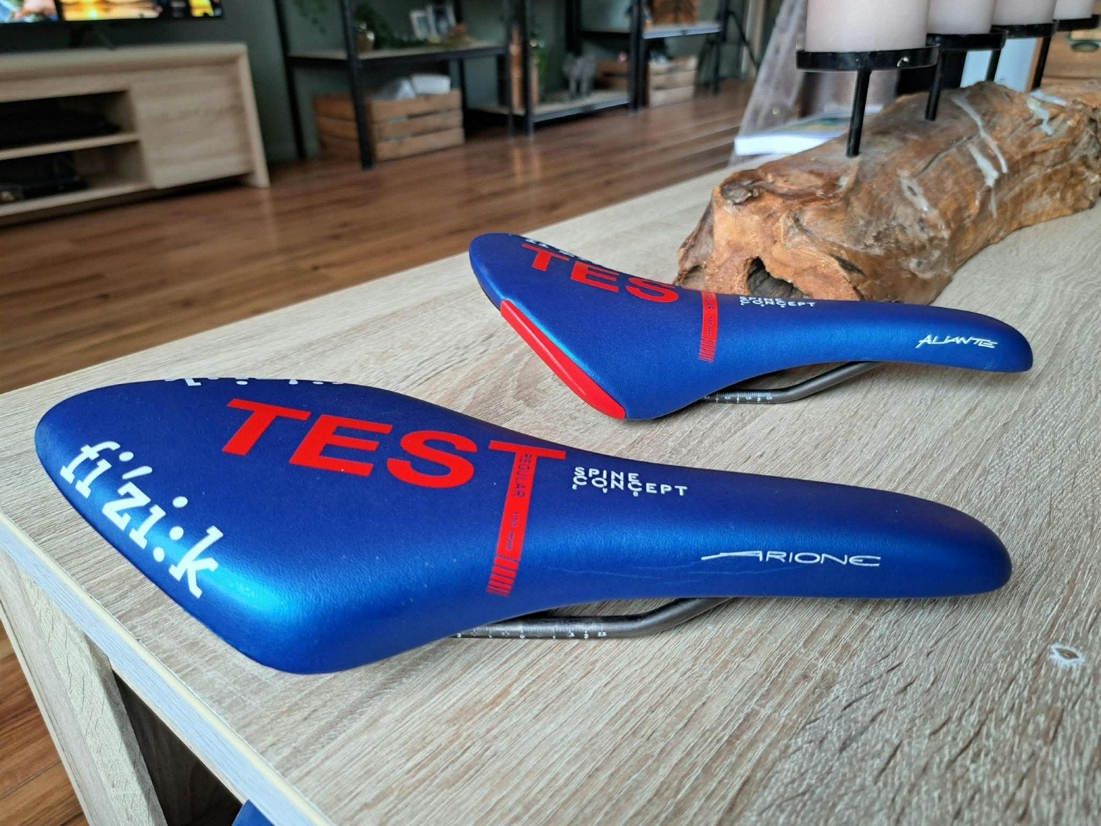 2 x Fizik R3 Carbon topzadels voor racefiets, mountainbike e, Stadsfiets, Ophalen of Verzenden, Zo goed als nieuw, Zadel