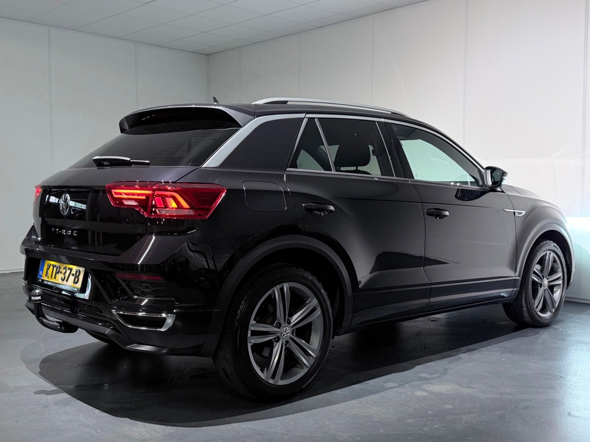 Volkswagen T-Roc 1.5 TSI DSG Sport Business 2x R-Line /Virtu, Euro 6, 4 cilinders, 150 pk, Leder en Stof