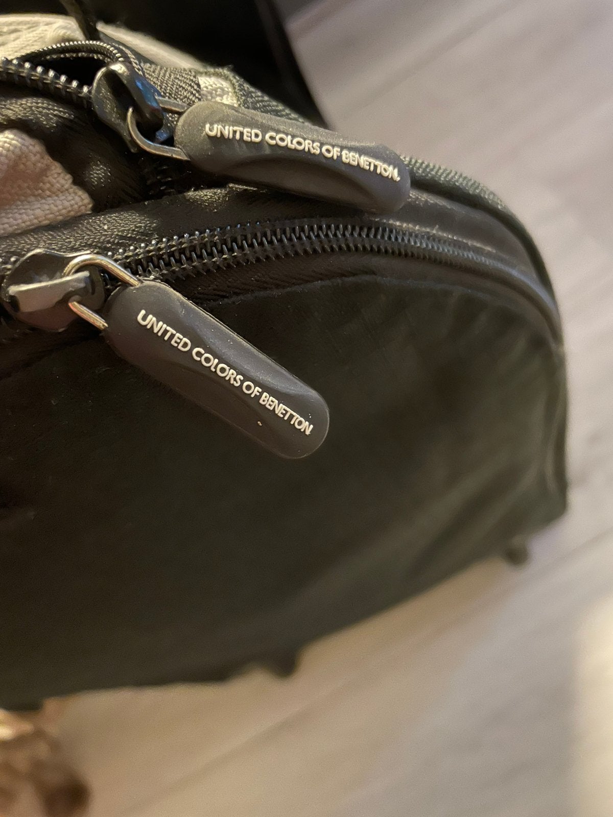 BENETTON  reistas op wielen, Sieraden, Tassen en Uiterlijk, Tassen | Reistassen en Weekendtassen, 20 tot 30 cm, Zwart, Zo goed als nieuw