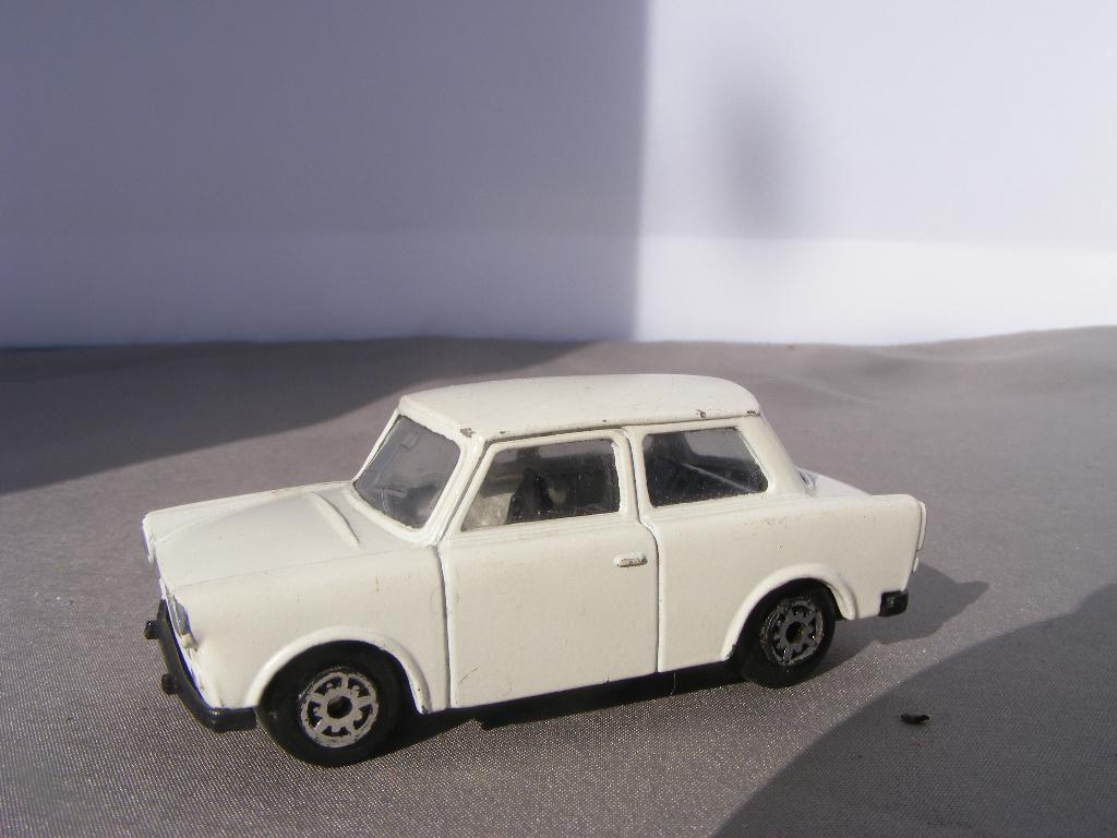 Trabant, mctoy 3 inch wit, Ophalen of Verzenden, Zo goed als nieuw, Auto