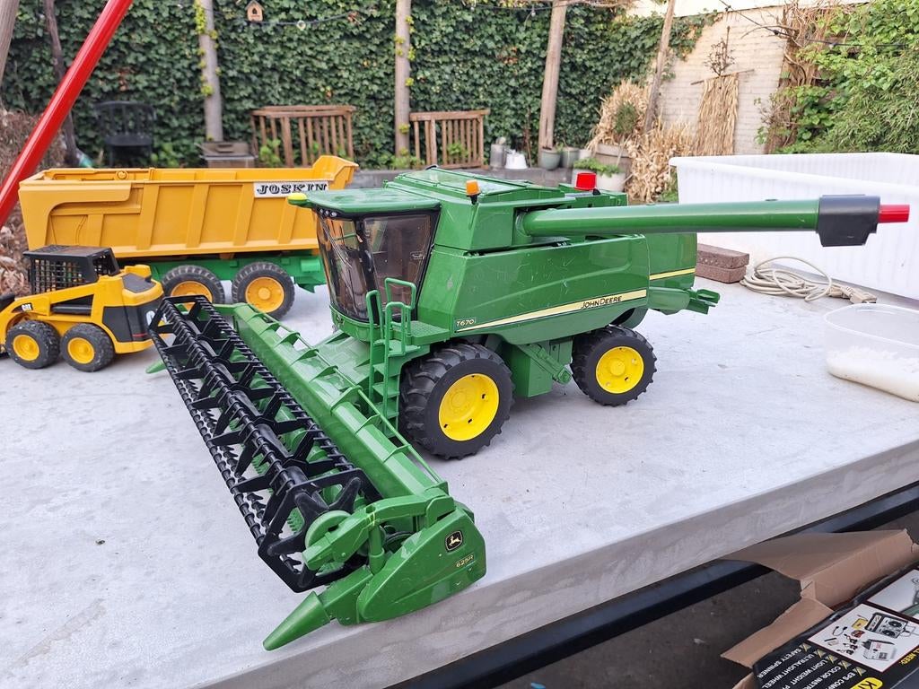 John Deere T670i
Harvester
Bruder met aanhanger, Ophalen of Verzenden