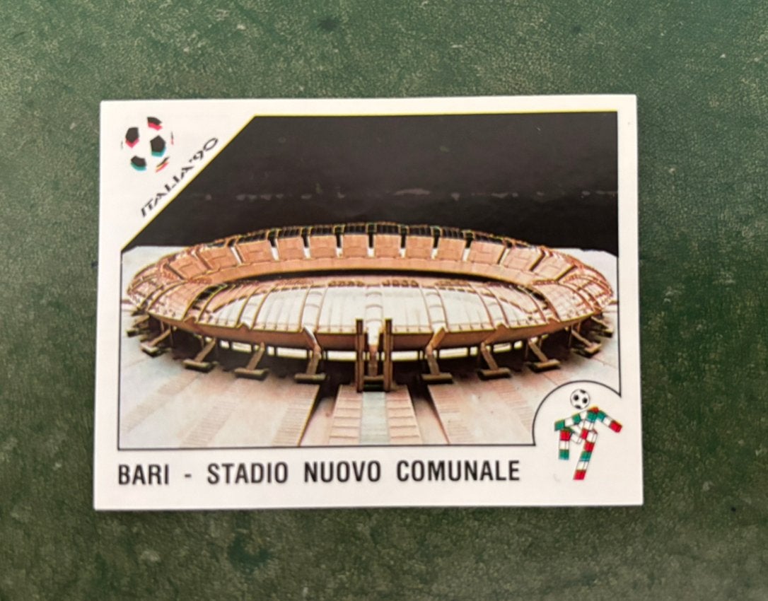 Panini plaatje Stadion Nuovo Comunale Bari WK 1990, Verzamelen, Sportartikelen en Voetbal, Ophalen of Verzenden, Zo goed als nieuw