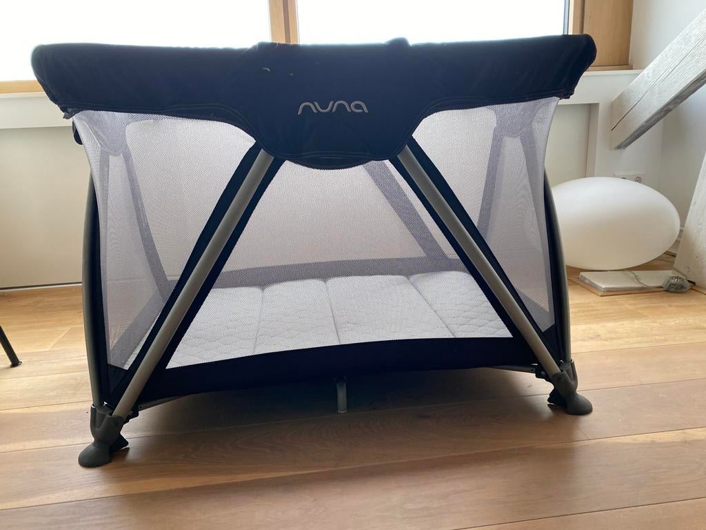 Nuna Sena campingbedje in zeer goede staat, Kinderen en Baby's, Babywiegjes en Ledikanten, Ophalen, Zo goed als nieuw, Reisbedje