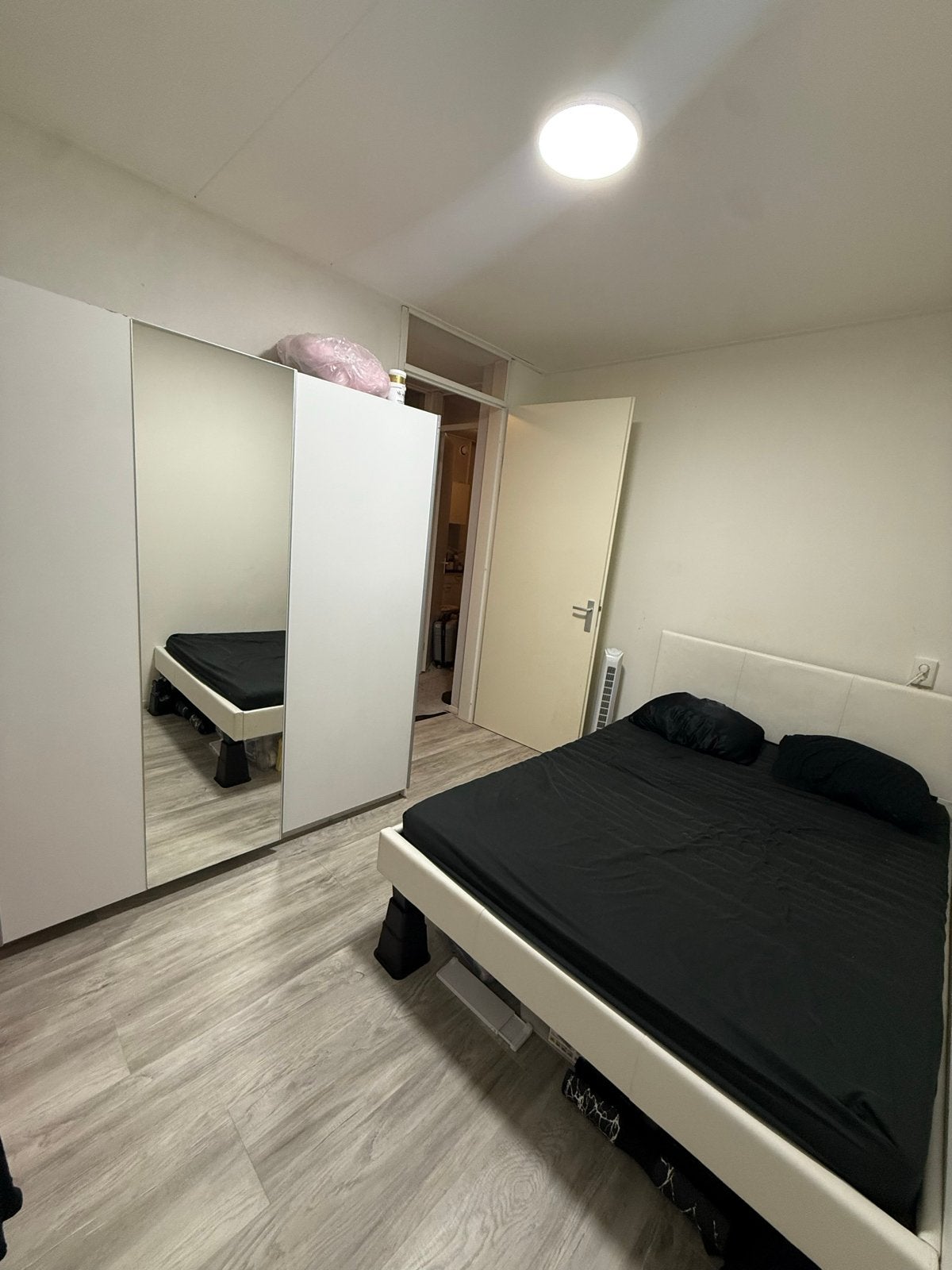 Tweepersoonsbed (140x200) met wit frame, Huis en Inrichting, Ophalen, Overige materialen, Wit, Tweepersoons