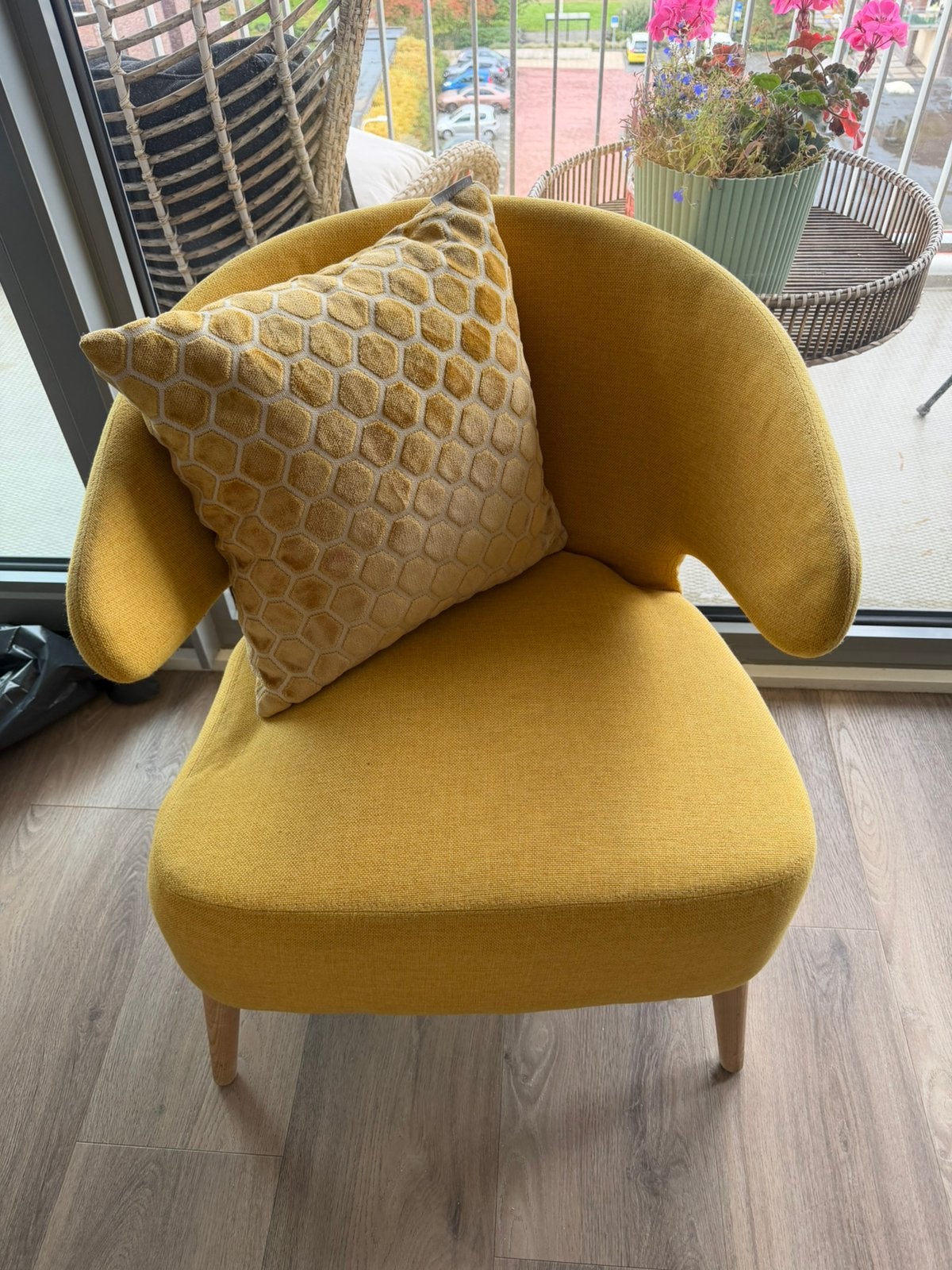 Okergeel stoeltje, Ophalen, Gebruikt, Eenpersoons, Minder dan 75 cm