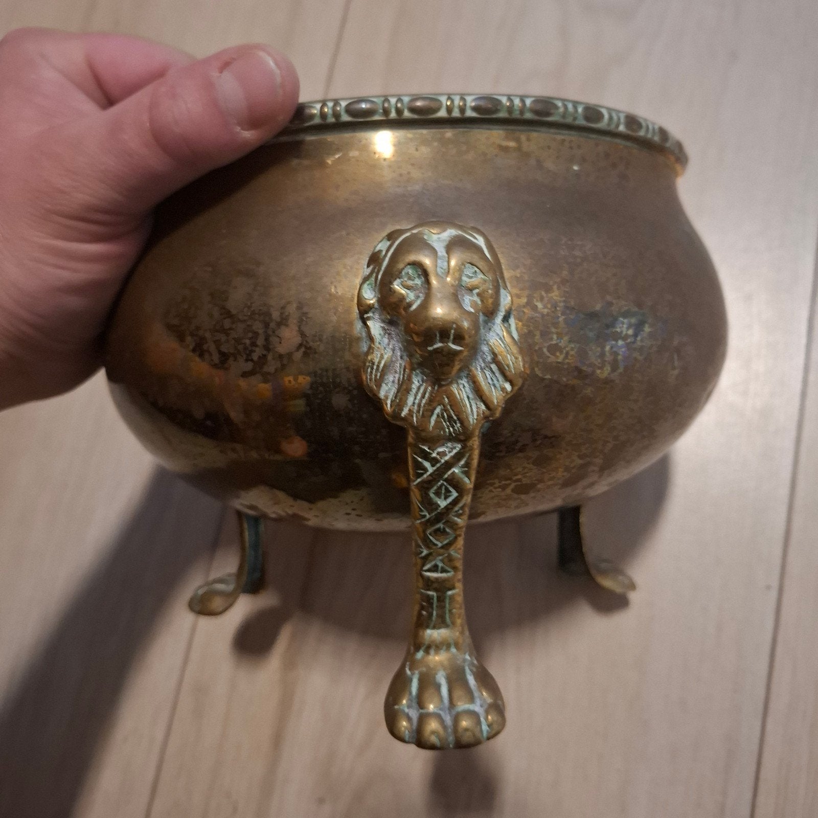 Antieke bronzen pot met leeuwenpoten, Antiek en Kunst, Ophalen of Verzenden