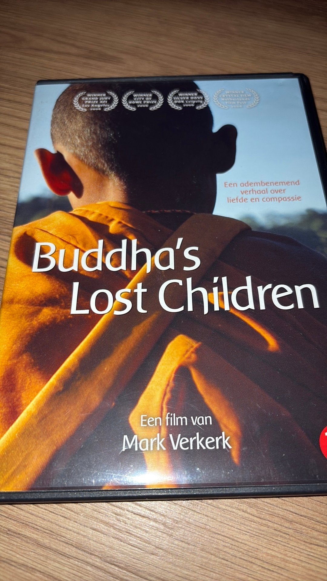 Buddha’s Lost Children van Mark Verkerk., Vanaf 16 jaar, Ophalen of Verzenden, Zo goed als nieuw, Oorlog of Misdaad