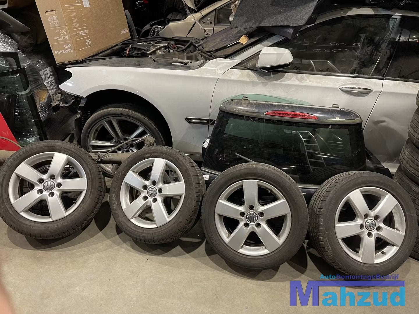 VW GOLF 6 Velgen met banden 16 inch 205 55 16 inch 5x112, Gebruikt, Volkswagen, Volkswagen AG, Berliner Ring 2
38440  Wolfsburg, DE