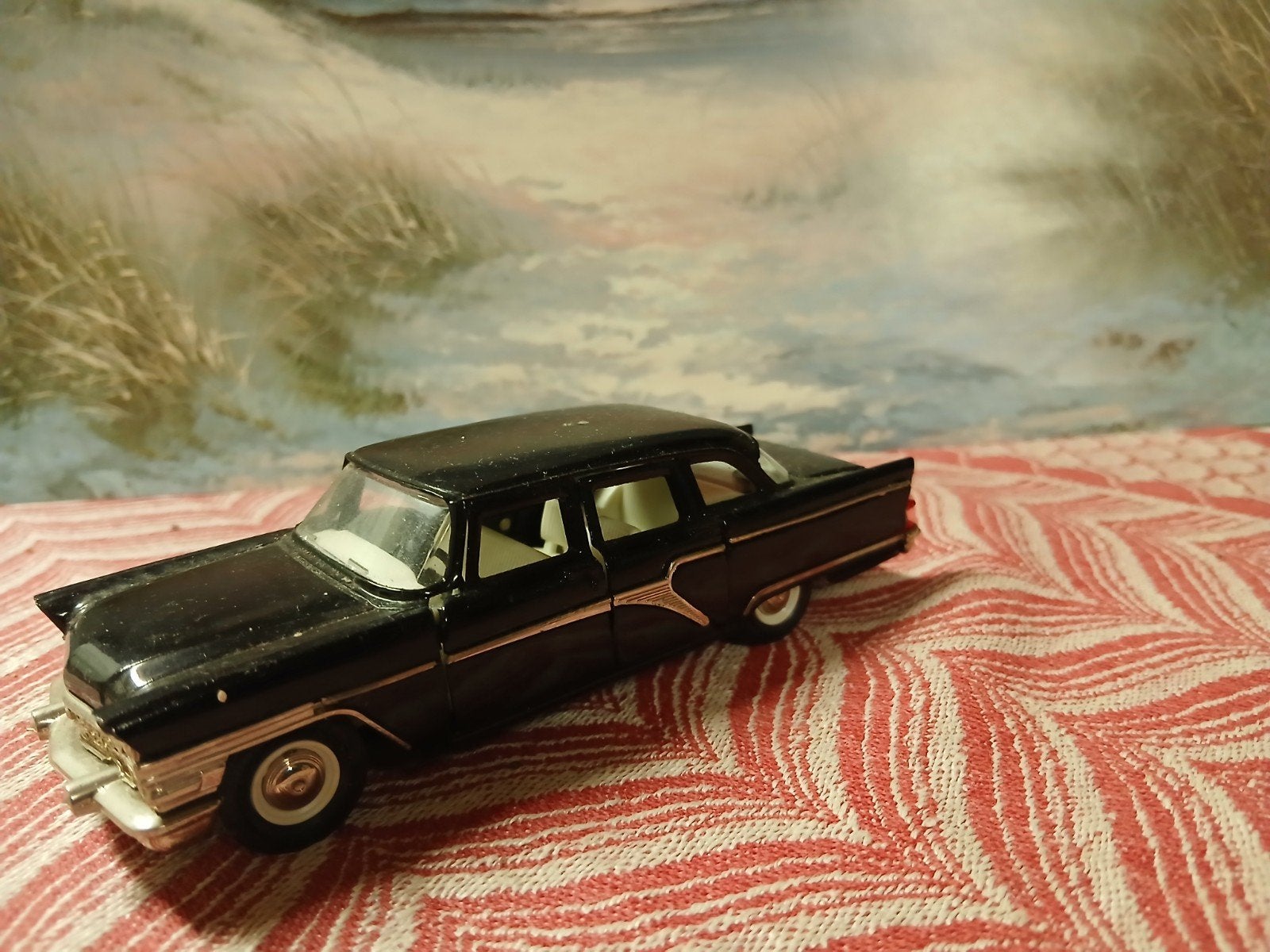 Vintage GAZ-13 Chaika Schaalmodel 1:43 - Made in USSR, Hobby en Vrije tijd, Ophalen of Verzenden