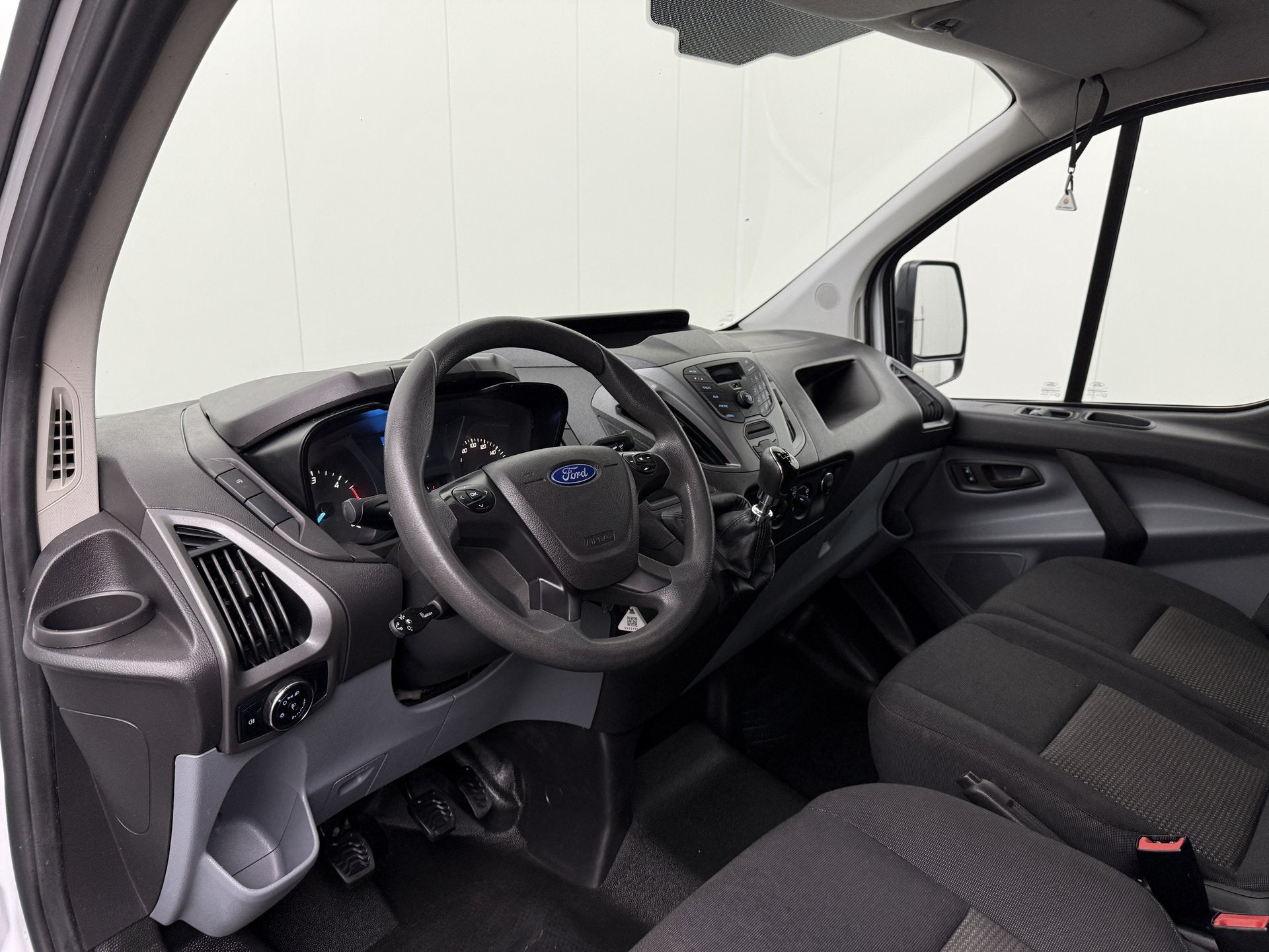 Ford Transit Custom 2.0 TDCI Imperiaal | Trekhaak | Euro 6 |, Voorwielaandrijving, Stof, 4 cilinders, Wit
