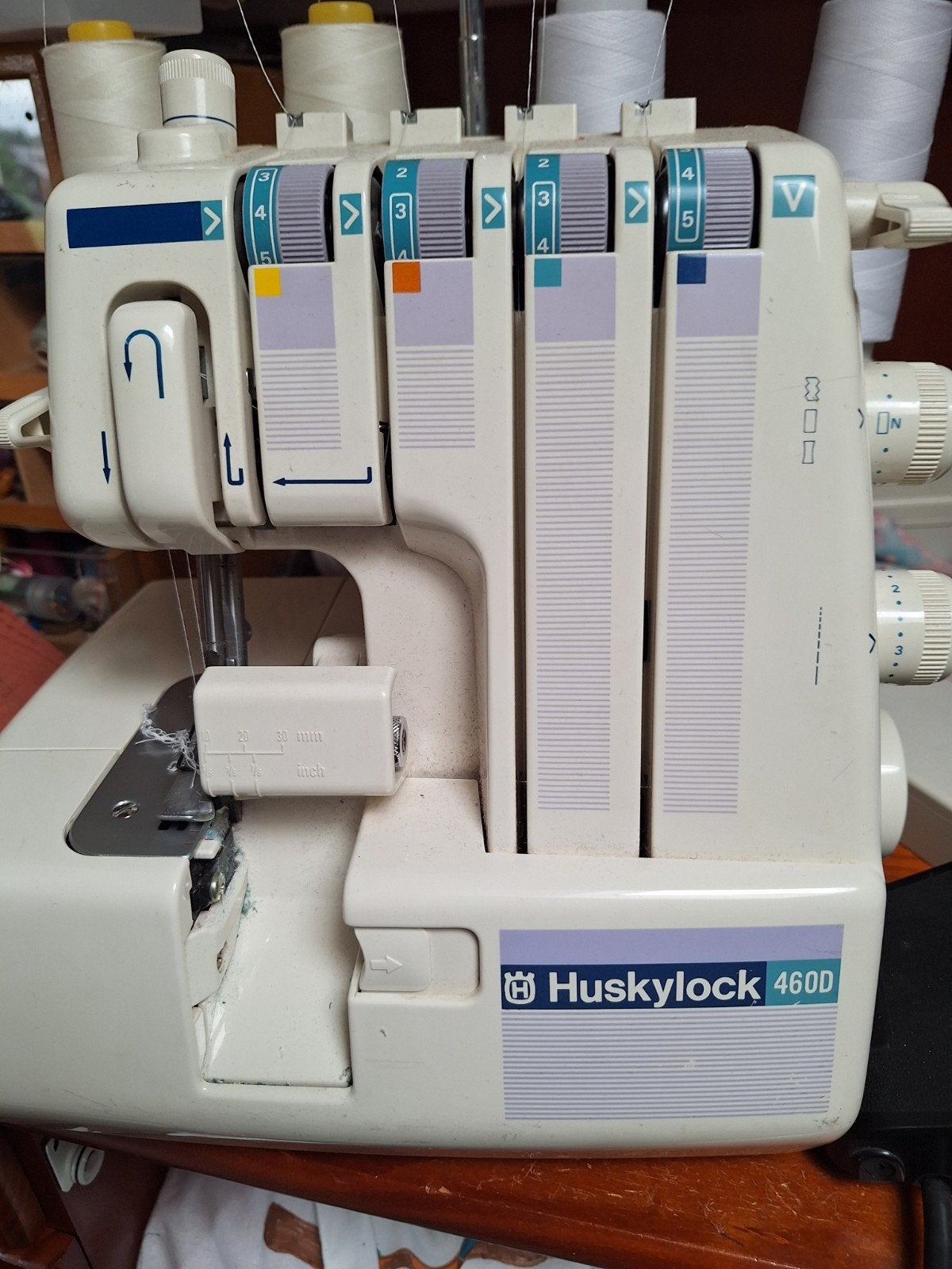 Husky lock 460d, Hobby en Vrije tijd, Naaimachines en Toebehoren, Ophalen, Lockmachine