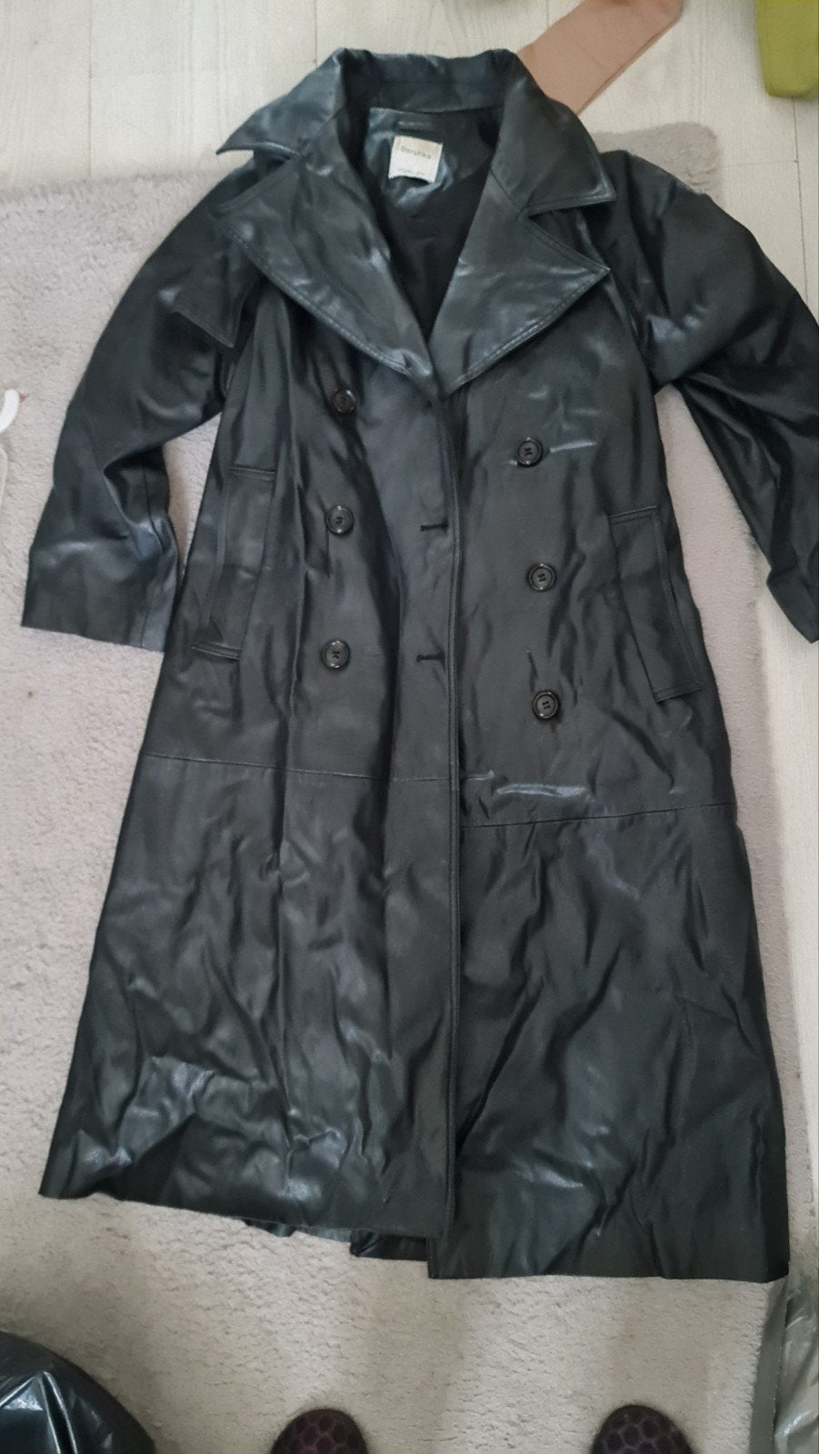 Bershka Zwarte Lange Jas - Maat M, Kleding | Dames, Jassen | Winter, Maat 38/40 (M), Zwart, Gedragen, Bershka