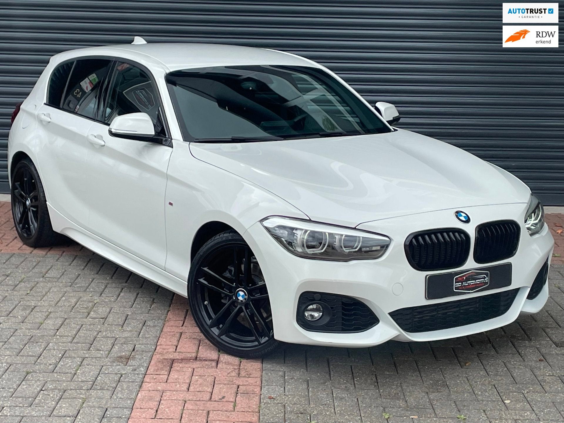BMW 1-serie 118i Edition M Sport Shadow High Executive LCI L, Gebruikt, Wit, Leder, Bedrijf