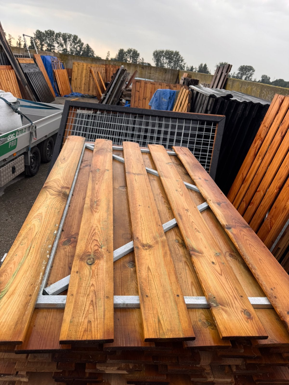 Schutting/tuinpoort deuren, Tuin en Terras, Ophalen, 100 tot 150 cm, Zo goed als nieuw, Draaipoort