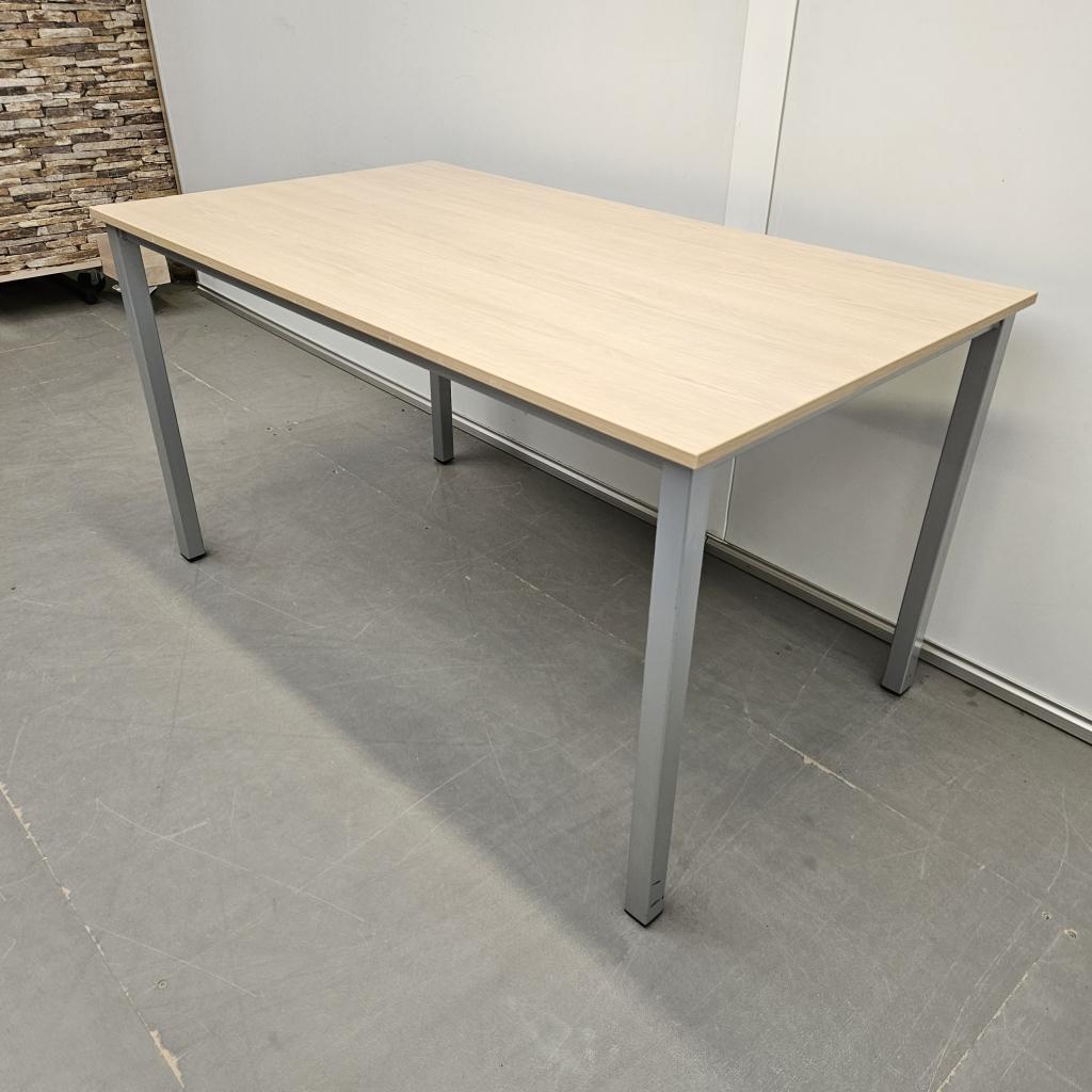 Gispen kantoortafel - 140x80 cm, Niet ingevuld, Gebruikt, Niet ingevuld, Niet ingevuld