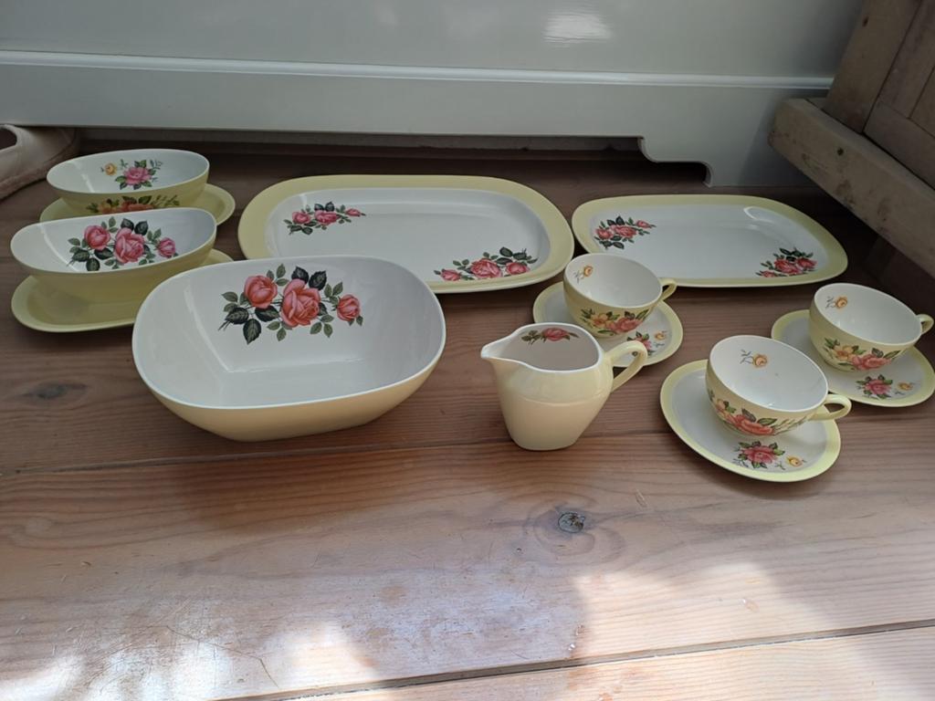 Vintage Maastricht aardewerk servies met rozen decor, Ophalen of Verzenden