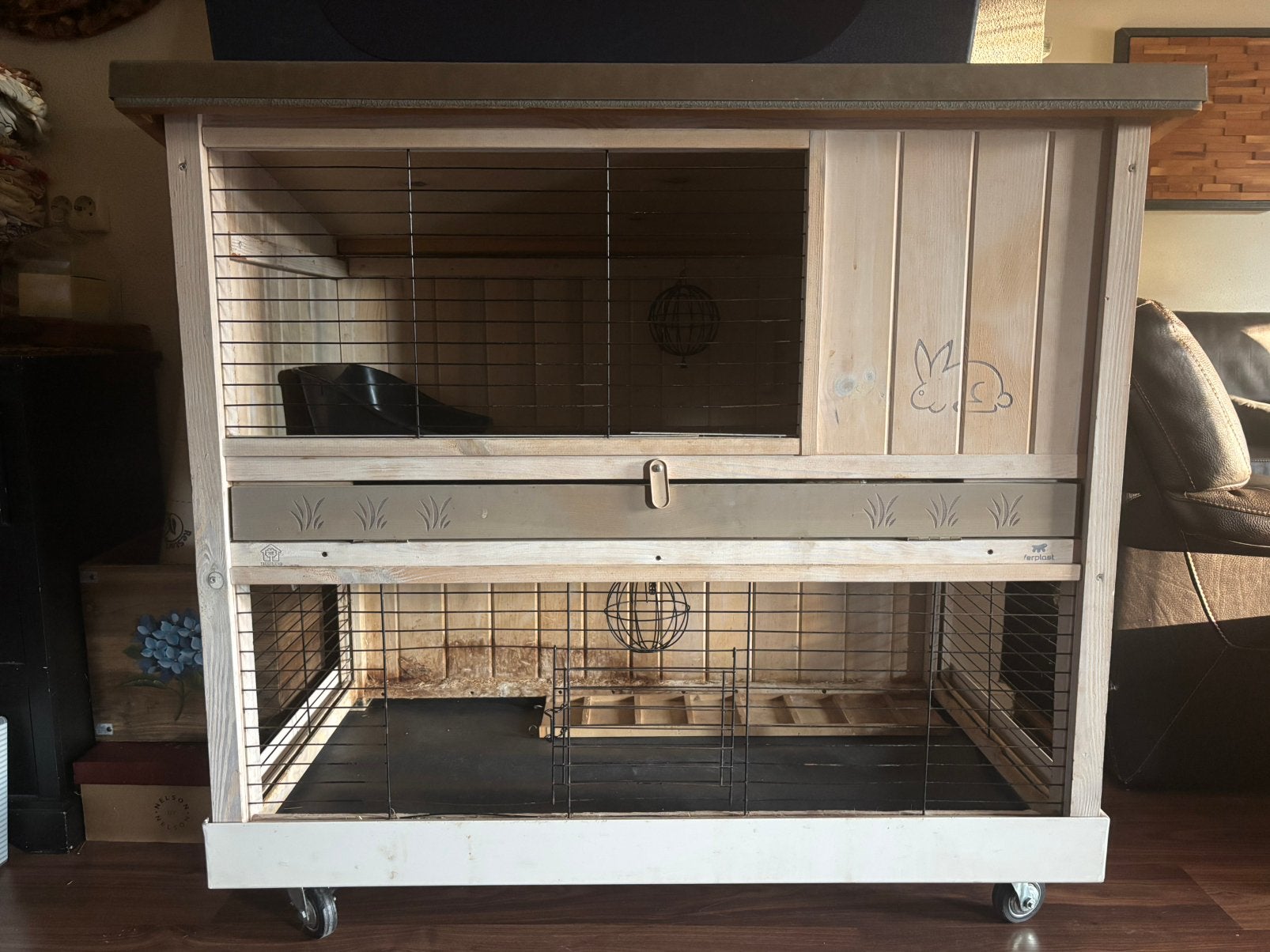 Konijnenhok met verrijdbare onderbak en toebehoren, Zo goed als nieuw, Hok, 75 tot 110 cm, Ophalen