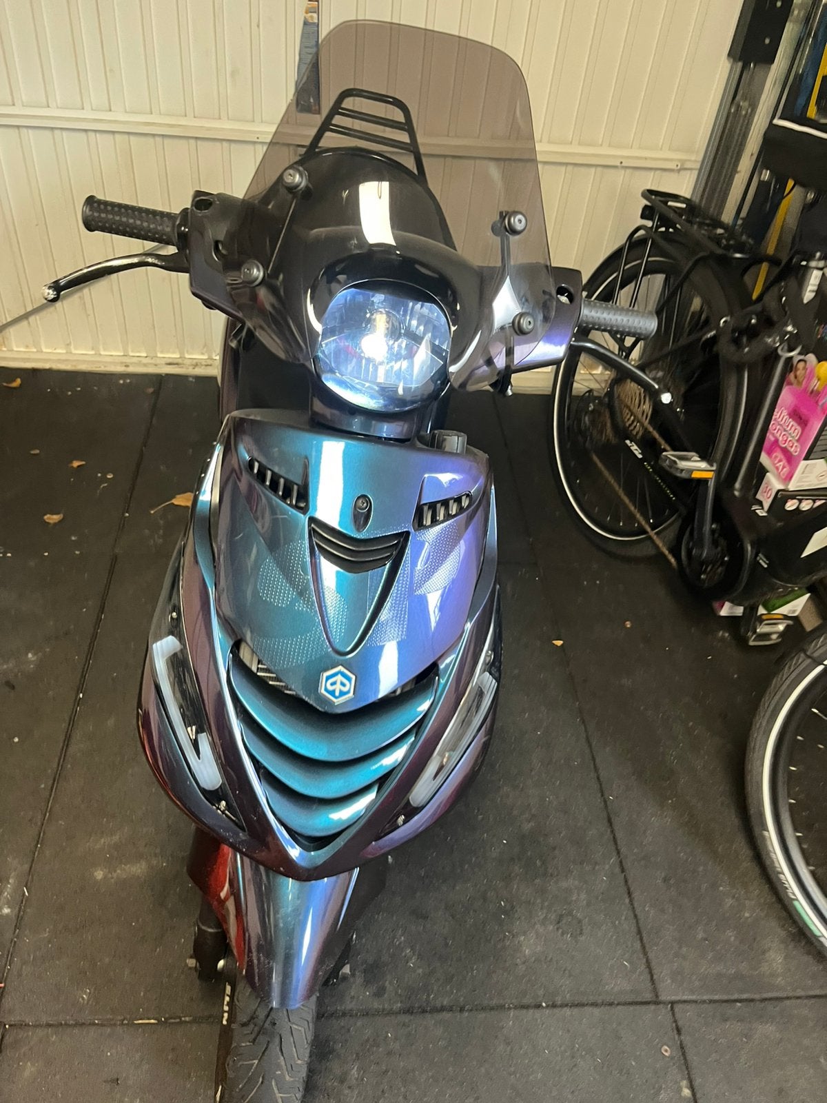 Piaggio zip 180cc, Fietsen en Brommers, Ophalen, Zo goed als nieuw, Benzine, Zip