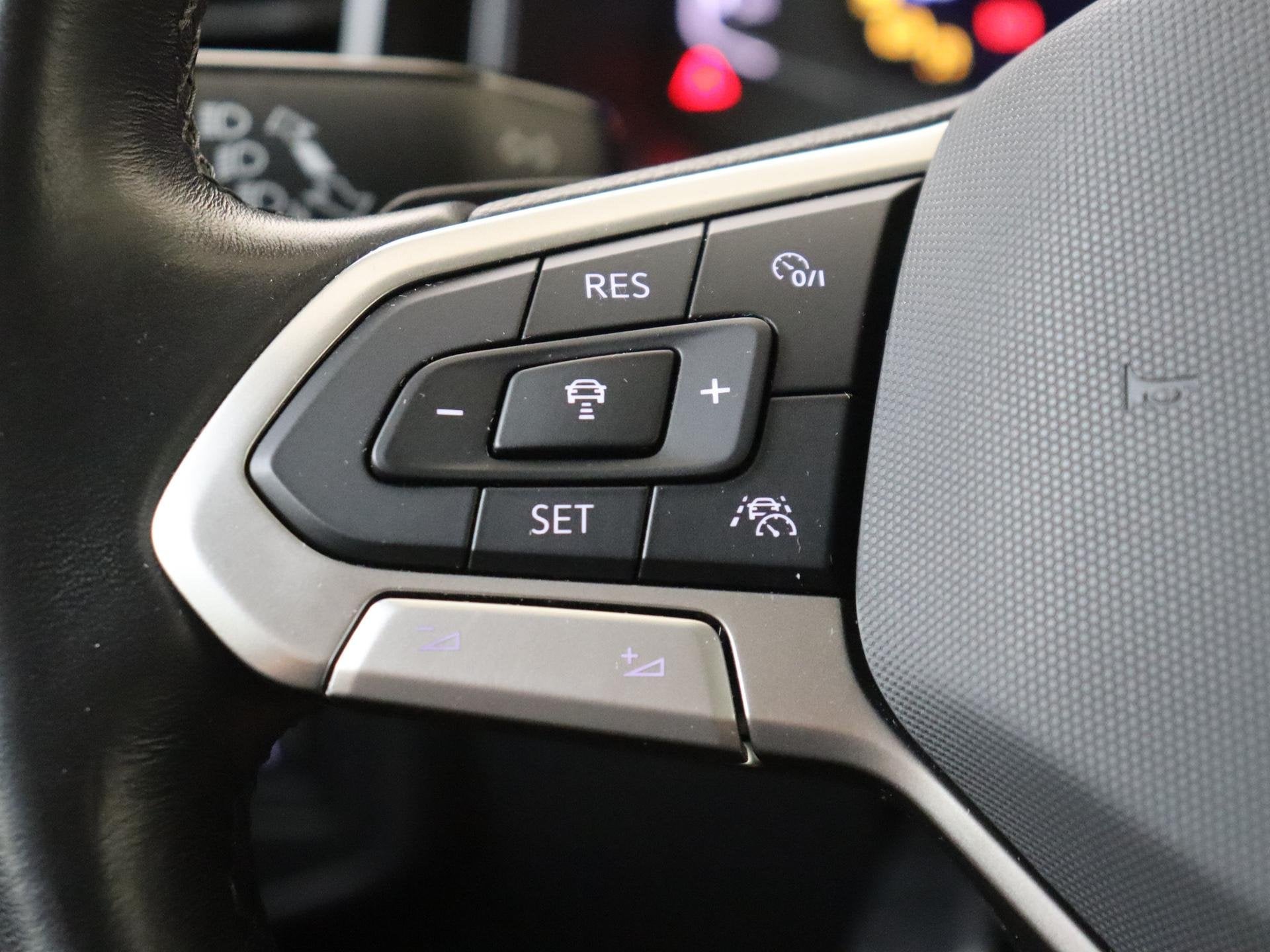 Foto 13 van Volkswagen Polo 1.0 TSI Life | Achteruitrijcamera | Adaptiev