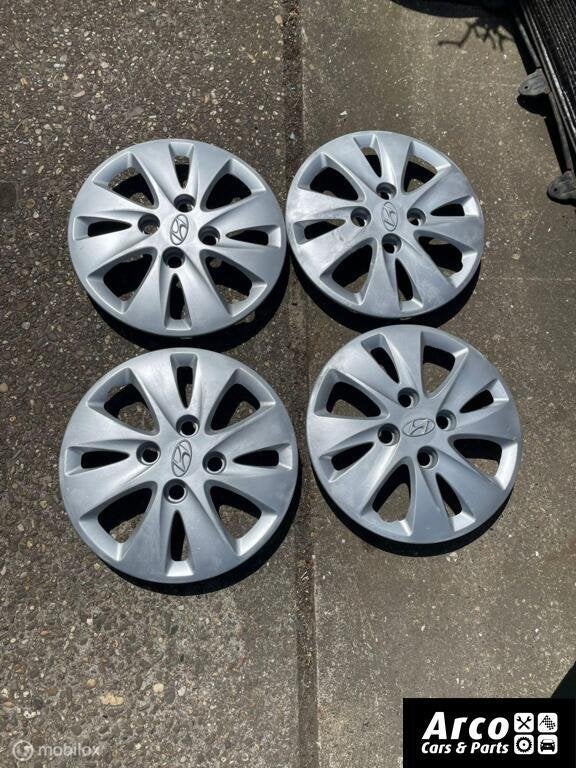 Hyundai i10 Wieldoppen Set 4 STUKS 13 Inch, Auto diversen, Wieldoppen, Gebruikt, Ophalen of Verzenden