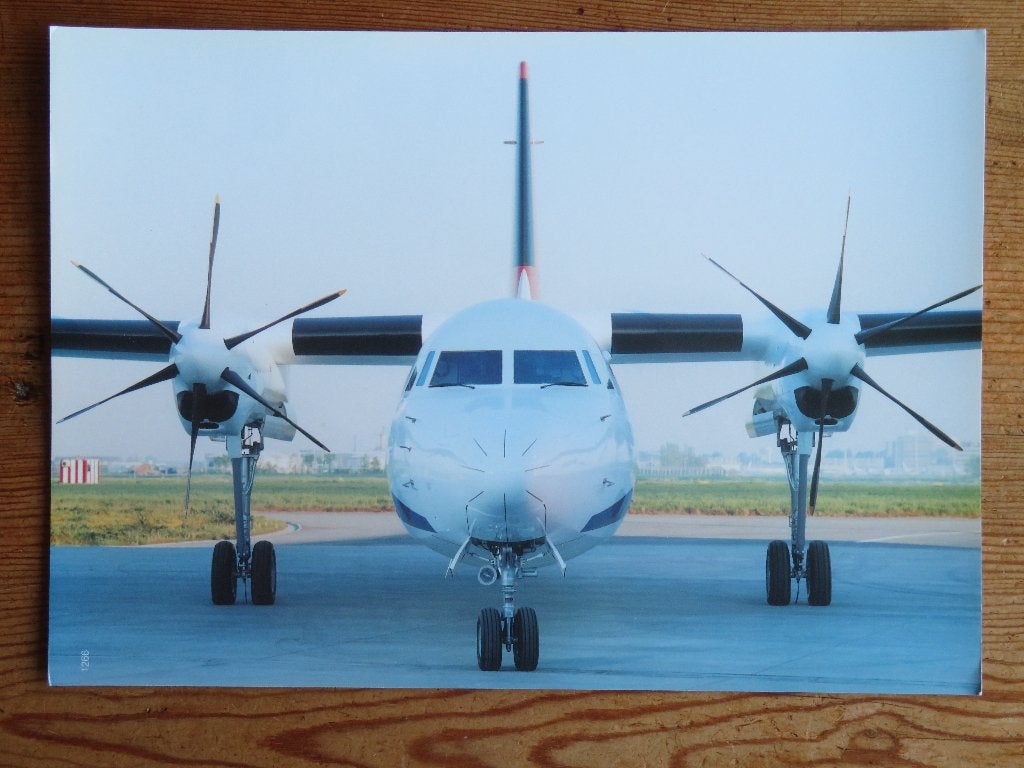 Grote foto van een Fokker 50 Vliegtuig in vooraanzicht, Ophalen of Verzenden, Voor 1940, Overige onderwerpen