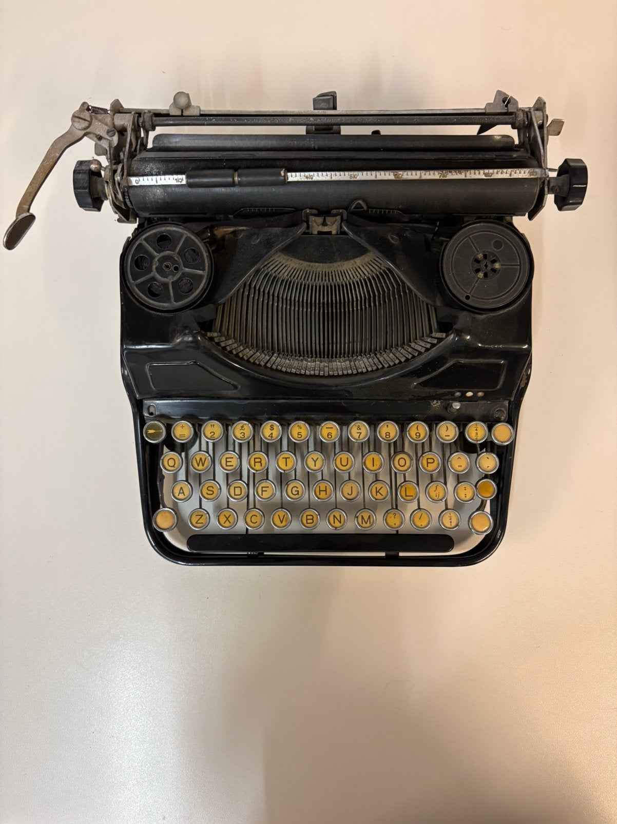 Zeer oude typemachine, Diversen, Typemachines, Ophalen, Gebruikt