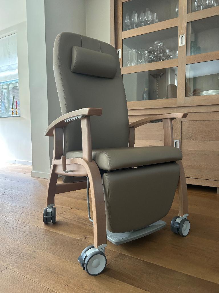 Haelvoet Fero Ergoline ziekenhuis zorg relax senioren stoel, Ophalen, Relax, Nieuw, 75 tot 100 cm
