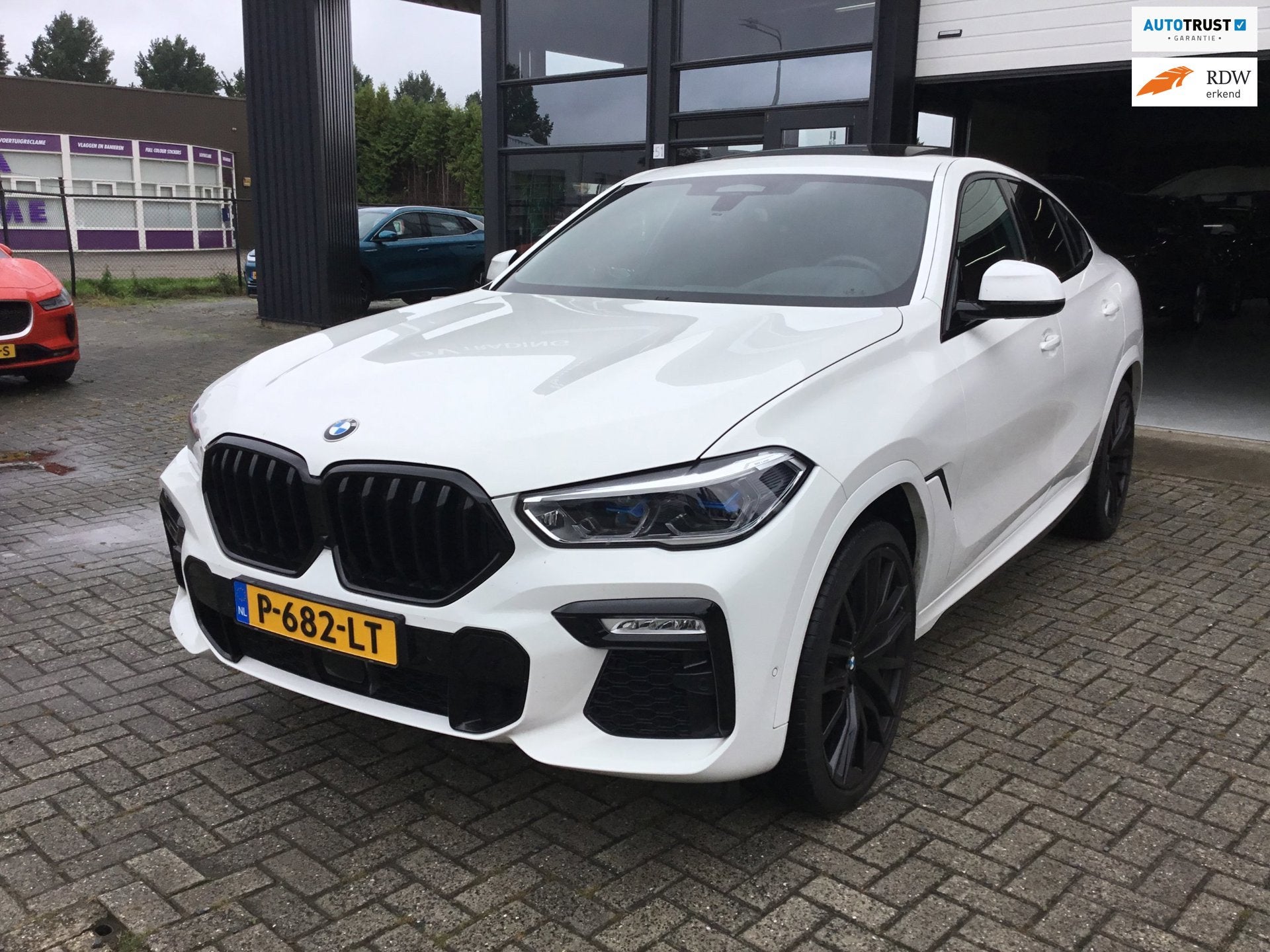 BMW X6 XDrive40i High Executive, Dealer onderhouden, Gebruikt, Euro 6, 138 €/maand