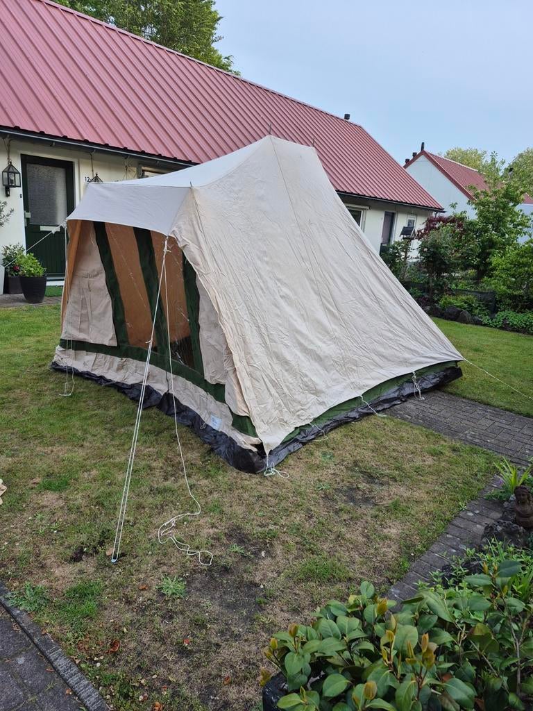 Ruime ESVO pyramidetent voor 2 personen -, Caravans en Kamperen, Ophalen of Verzenden, Gebruikt