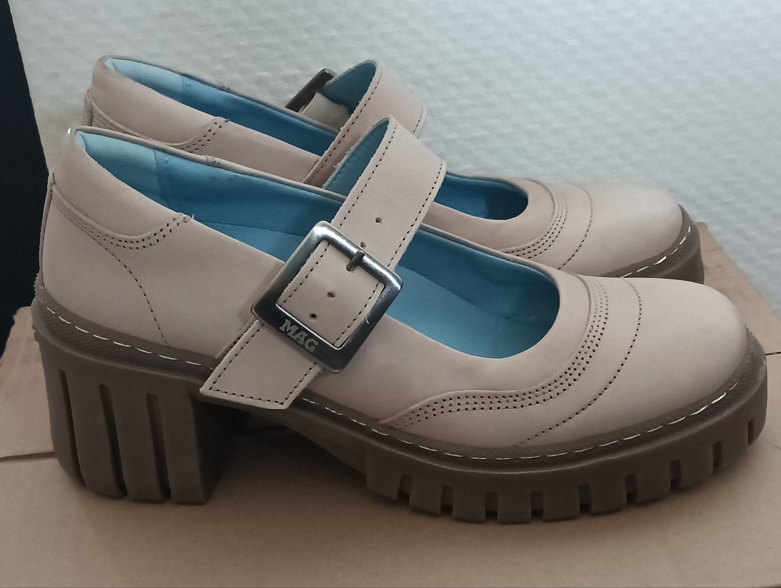MAG damesschoen, Kleding | Dames, Ophalen of Verzenden, Zo goed als nieuw, Zwart, Sneakers of Gympen