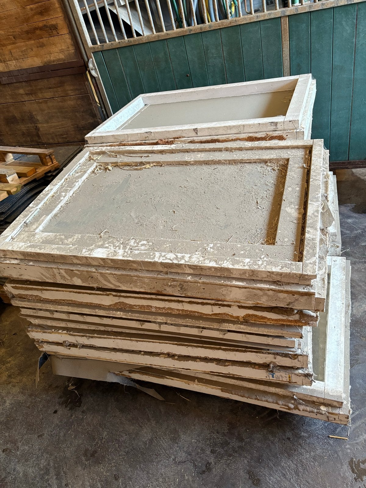 Partij gebruikte houten kozijnen, Gebruikt, Raamkozijn, Minder dan 75 cm, Hout