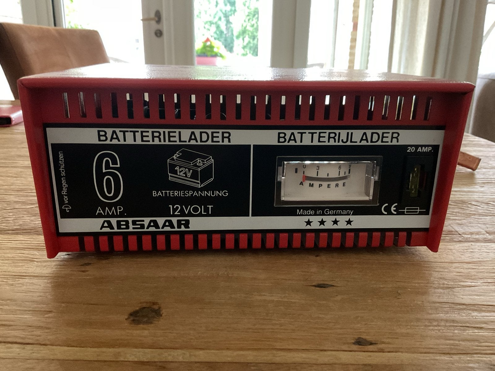 Absaar Acculader 6 Ampere 12 Volt, Ophalen of Verzenden, Gebruikt