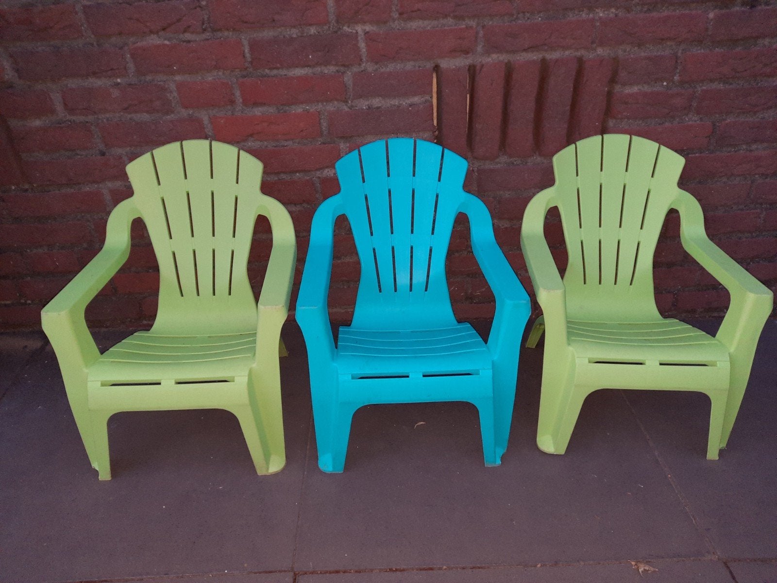 Set van 3 kunststof tuinstoelen (2x groen, 1x blauw), Tuin en Terras, Ophalen of Verzenden, Kunststof