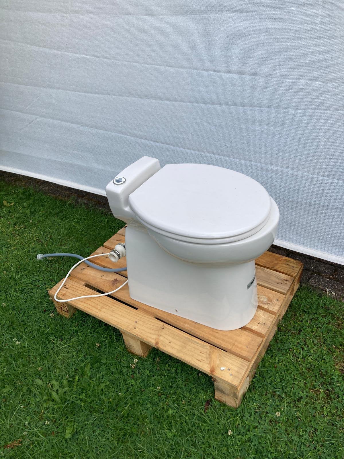 Sanibroyeur Sanicompact 48, Doe-het-zelf en Verbouw, Ophalen, Gebruikt, Toilet