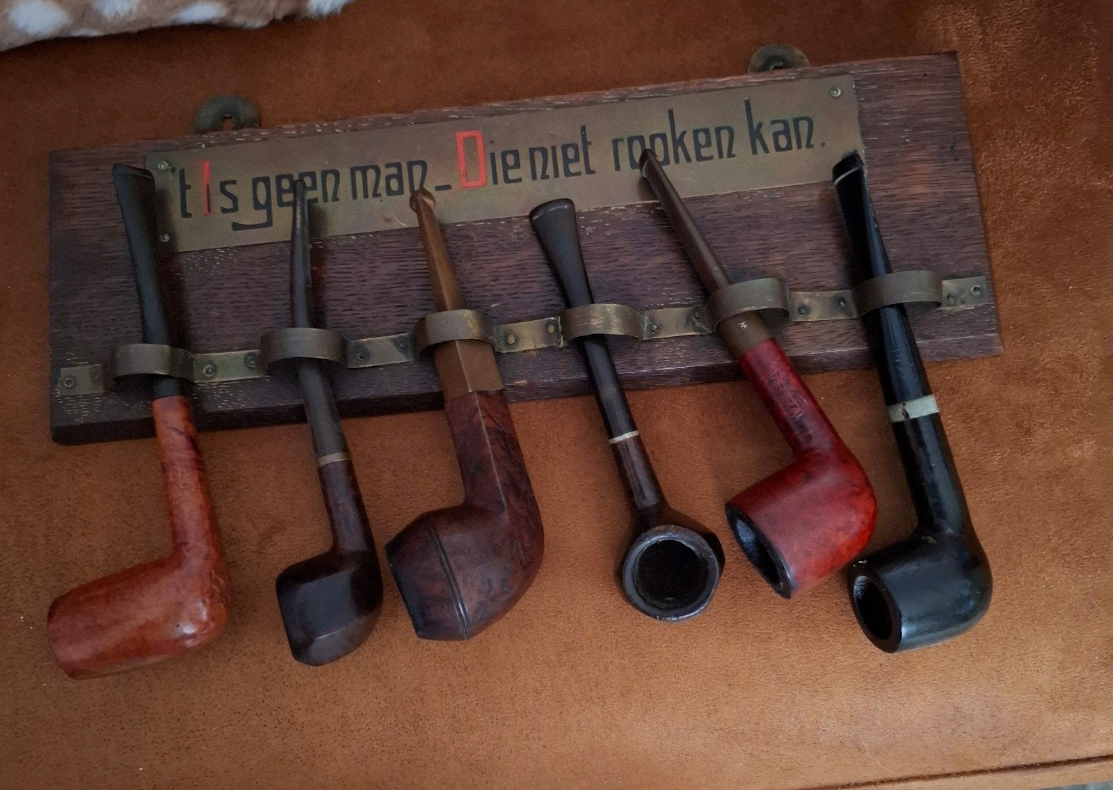 Antieke pijpenrek, Ophalen