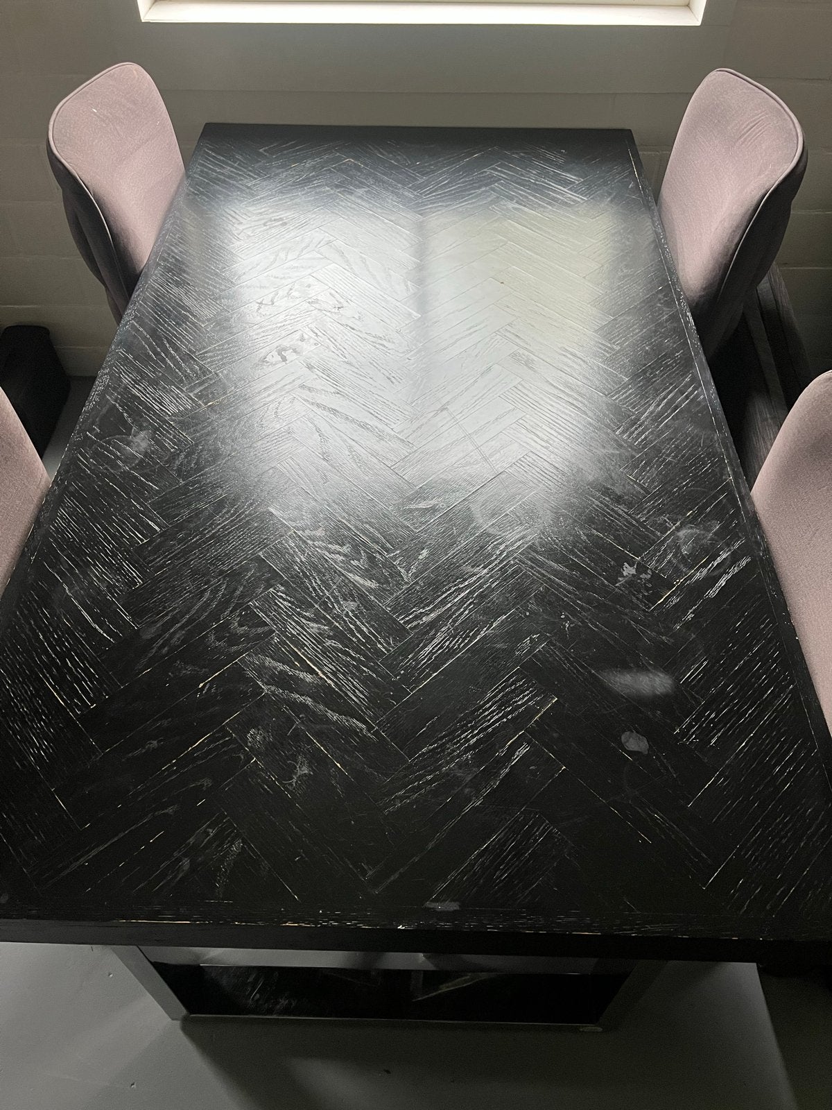 Elegante eetkamerset: Zwarte tafel met 4 stoelen, Gebruikt, 100 tot 150 cm, Vier personen, Rechthoekig