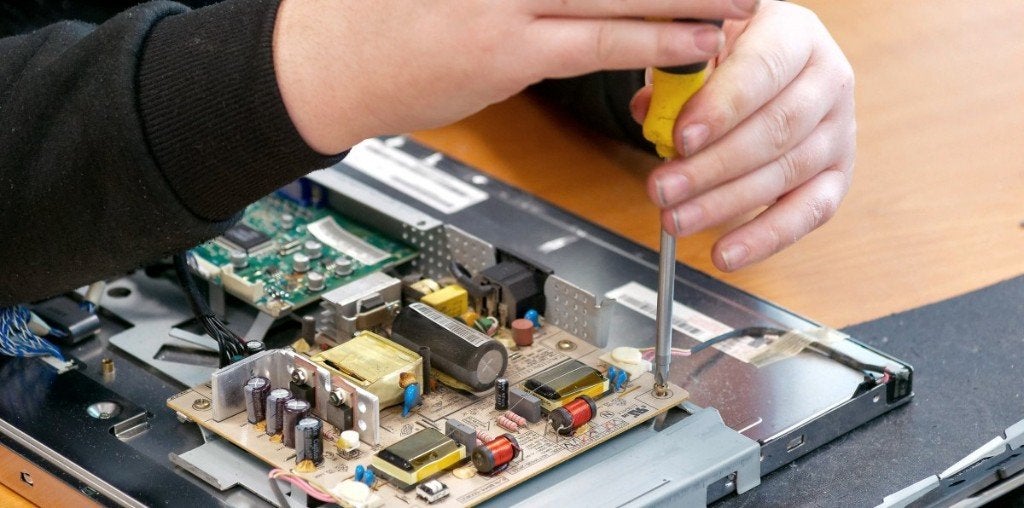 gezocht oude pc of laptop gratis, Computers en Software, Desktop Pc's, Ophalen, Gebruikt, Onbekend