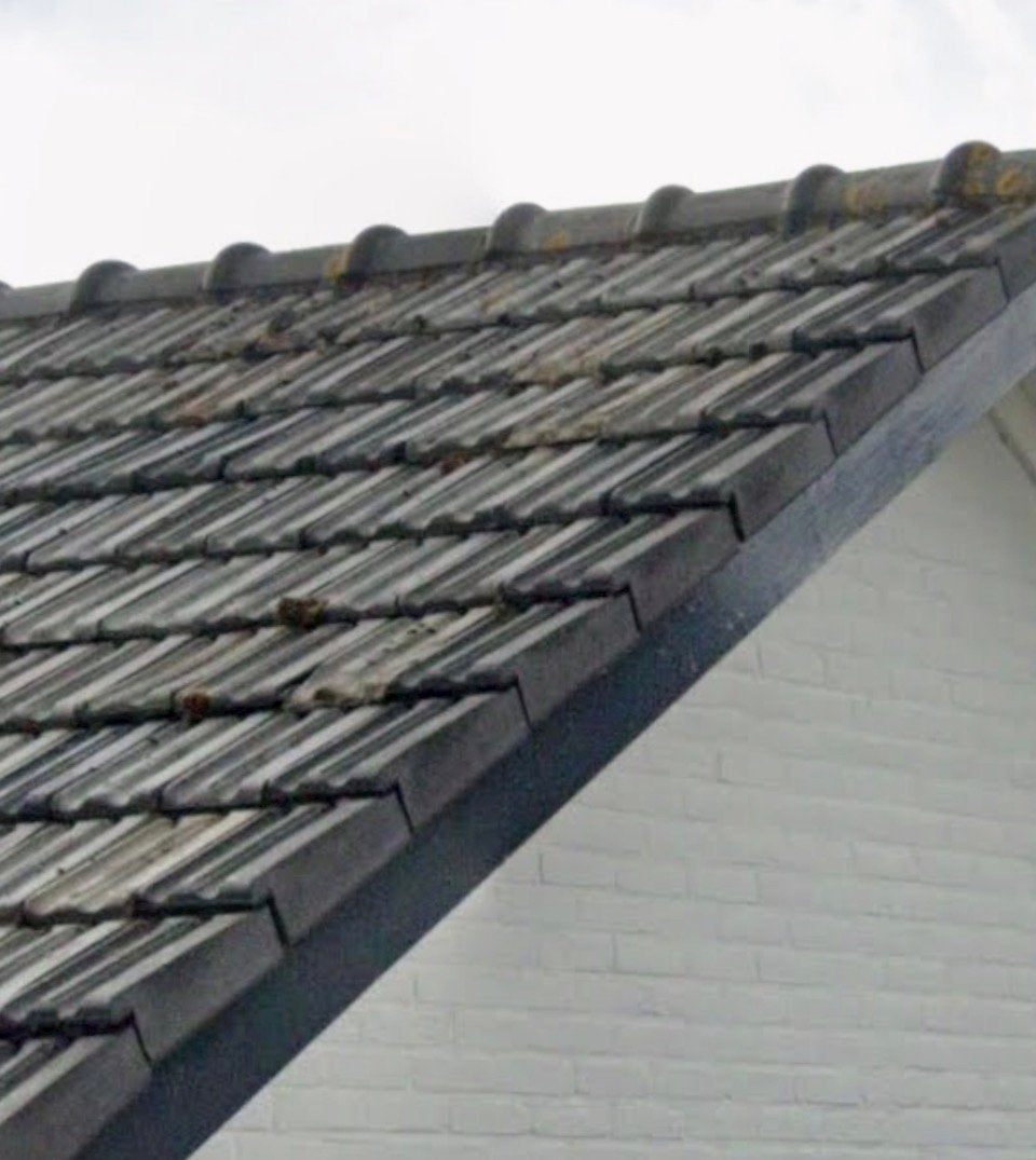 Dakpannen vlakke mulden, Ophalen, 10 tot 15 m², Steen of Klei, Zo goed als nieuw
