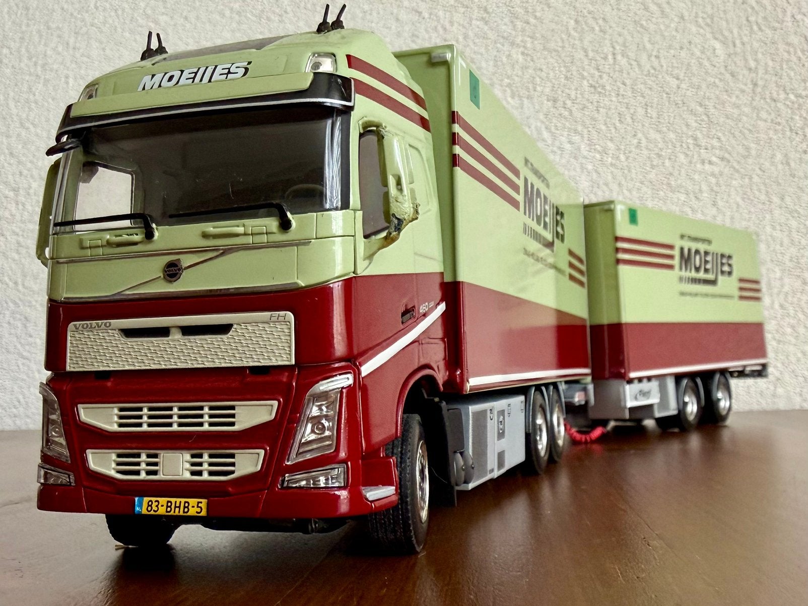 WSI Moeijes Transport- Volvo FH4 Globetrotter originele doos, Ophalen of Verzenden, Zo goed als nieuw, Bus of Vrachtwagen, Wsi