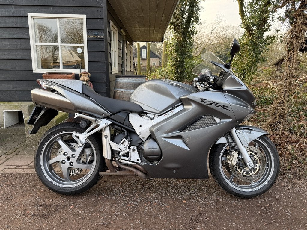 Honda VFR 800FI ABS (bj 2009), Bedrijf, Info@advandermeer.nl, Meer dan 35 kW, Birkstraat 124
3768HM  SOEST, NL