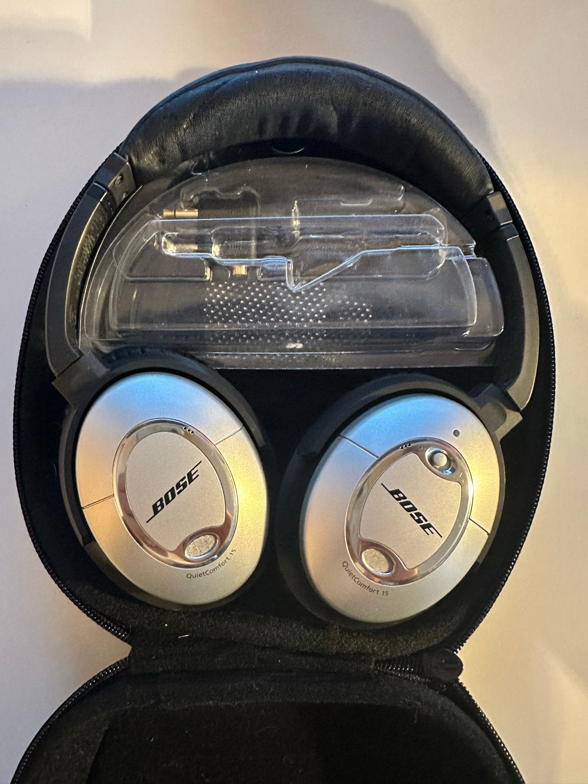 Bose QuietComfort 15 Noise Cancelling Koptelefoon, Gebruikt, Zilver, Ophalen of Verzenden, Over-ear