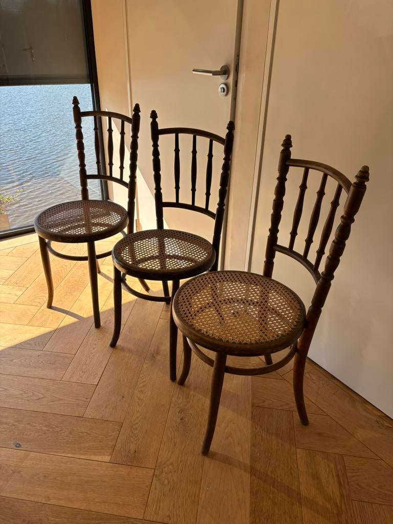 3 oude franse bistro stoeltjes, Ophalen