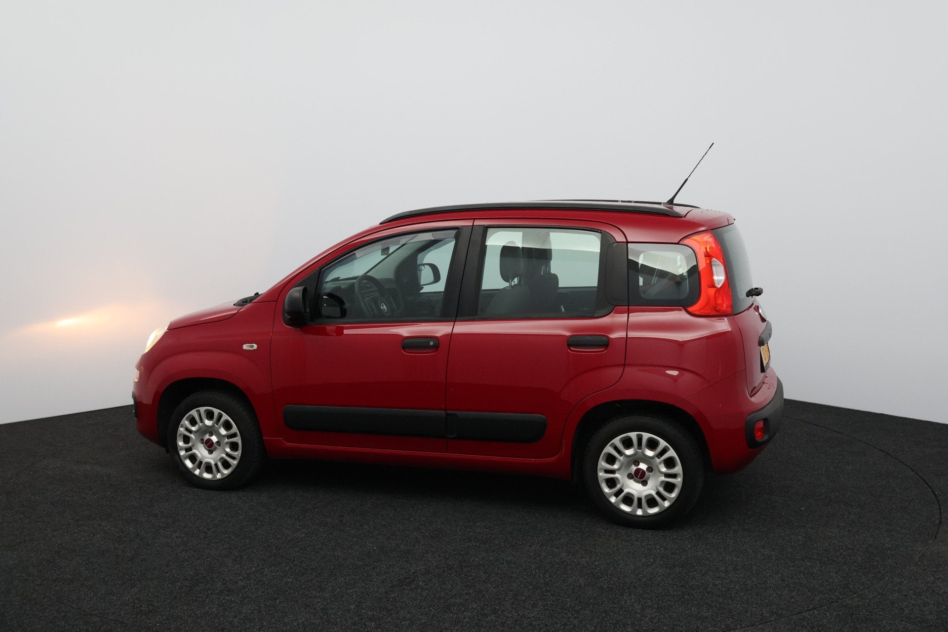 Fiat Panda 0.9 TwinAir Pop/ Stuurbekr/ C.V. Afstand/ Elek. R, Voorwielaandrijving, Euro 5, Zwart, Panda